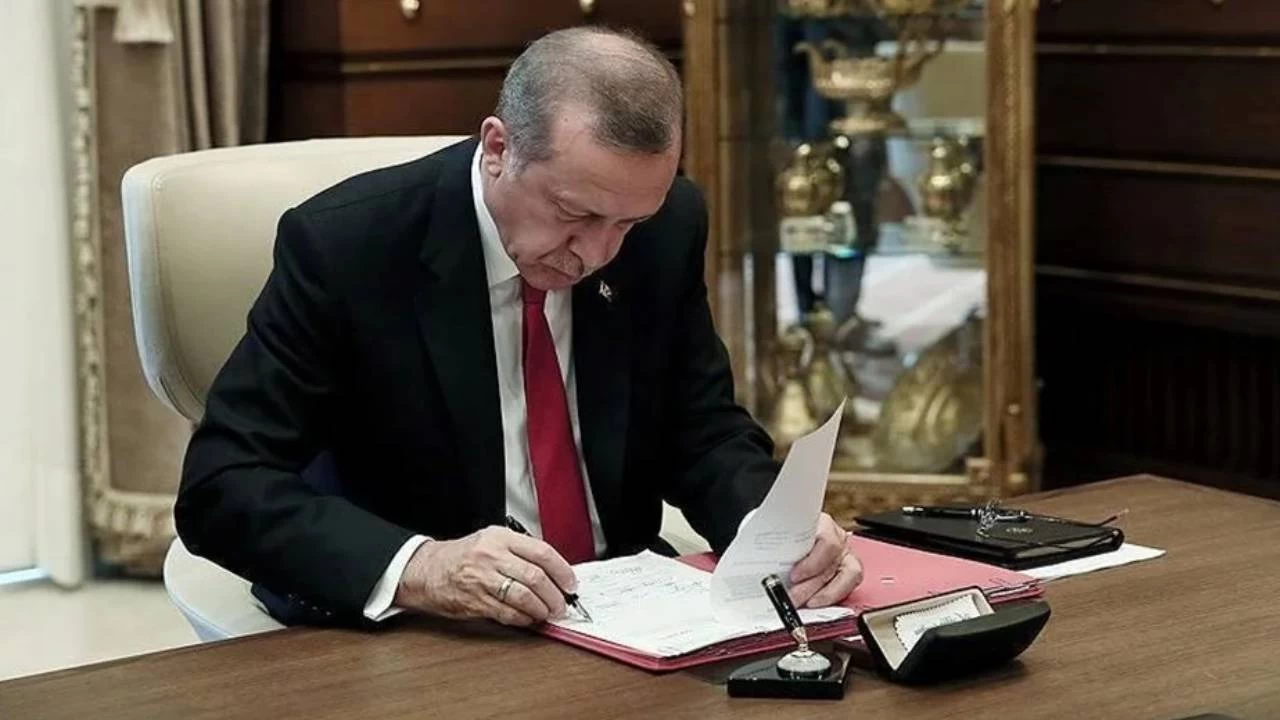 Erdoan baz bakanlklara ok sayda atama yapt