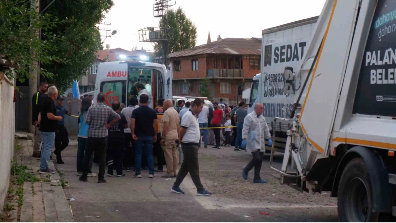 Erzurum'da ��p kamyonunun �arpt��� 4 ya��ndaki �ocuk �ld�