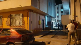 Eini vurup, ayn tabancayla kendi kafasna ate etti