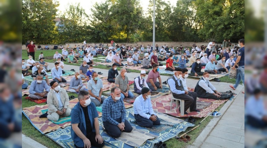 Eskimalatya Namazgah'ta bayram namazı kılındı