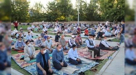 Eskimalatya Namazgah'ta bayram namazı kılındı