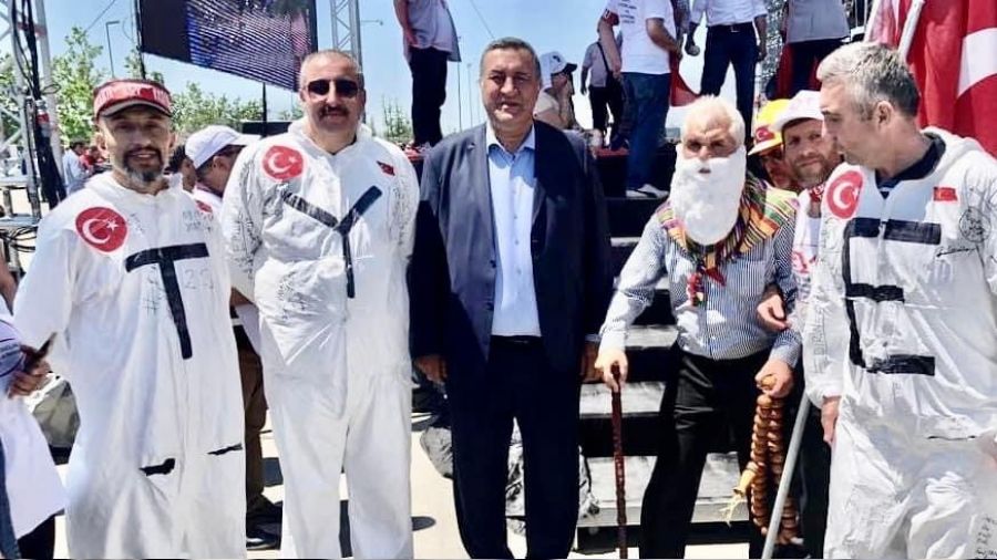 EYT'liler hakl� m�cadelesini kazand�