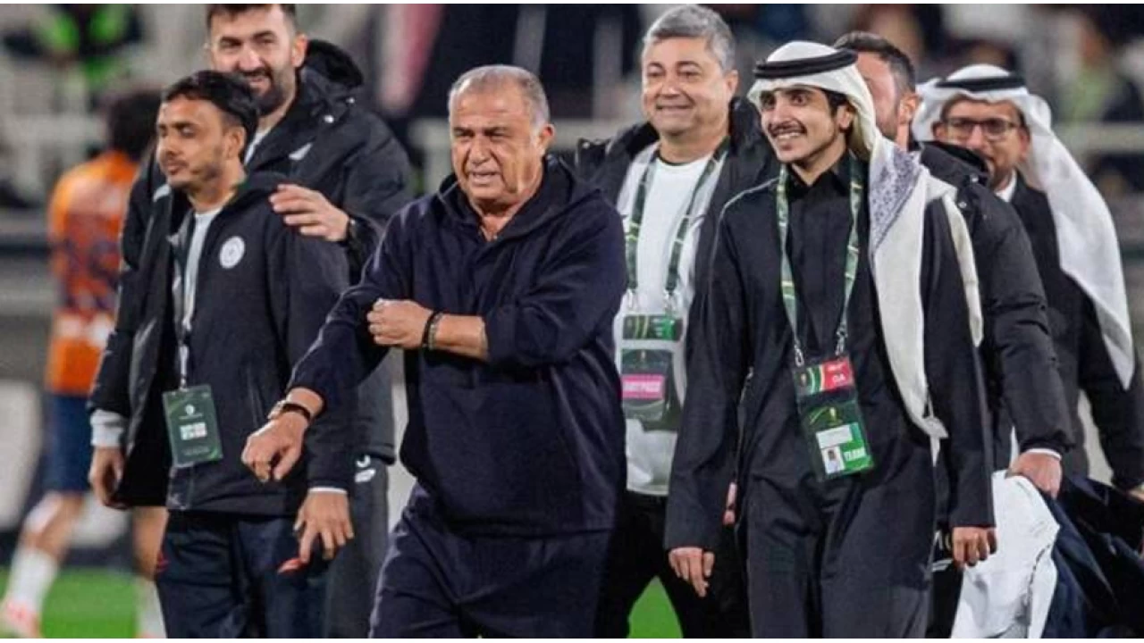 Fatih Terim'in çalıştırdığı Al Shabab, Al Kholood'u 2 golle geçti