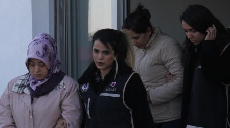 FETÖ'nün kadın yapılanmasında aranan 3 şüpheli hücre evinde yakalandı