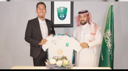Firmino Arabistan modasına uydu
