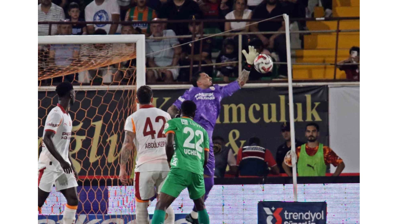 Galatasaray, ligde deplasmanda kalesini gole kapad