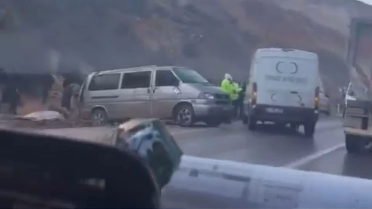 Gaziantep'te ii servisi ile tr arpt: 2 l, 7 yaral