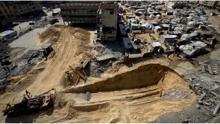 Gazze'de enkaz altlar ceset dolu