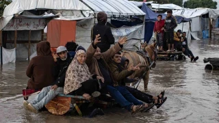 Gazze'yi bu kez fırtına vurdu