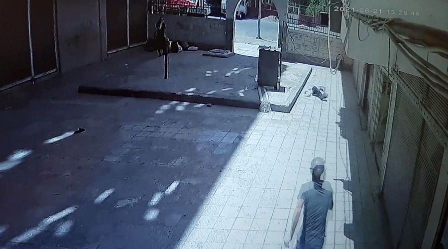 Gen� k�z�n misafirli�e gitti�i evde kendini a�a�� att�