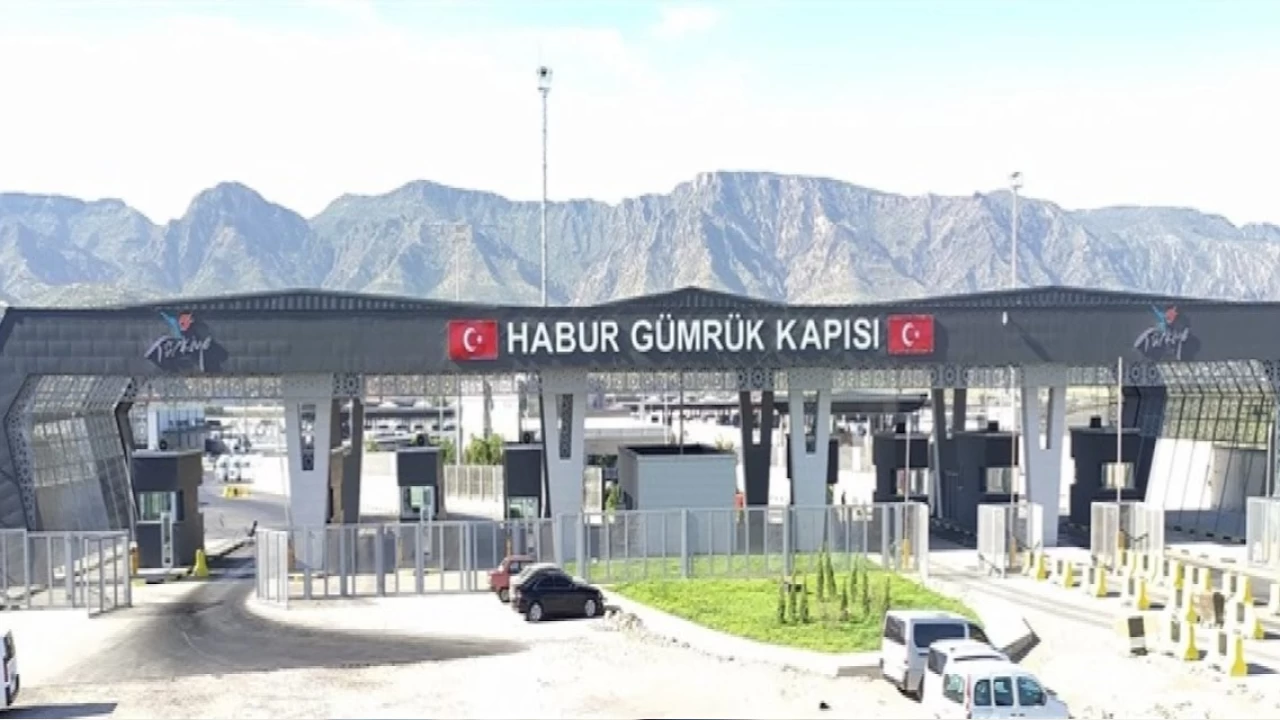 Habur'da g�mr�k muhafaza memurlar�na sald�r�