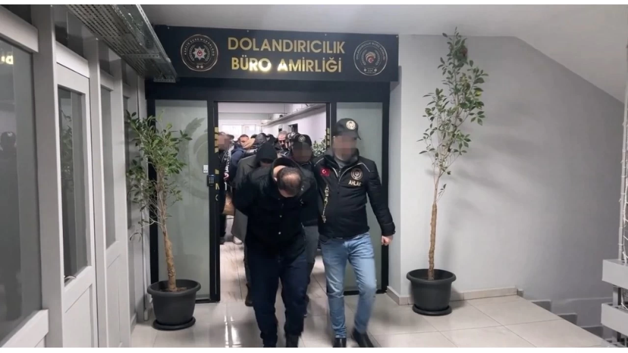 'Hakk�n�zda icra davas� var' diyerek doland�ran �ete ��kertildi: 61 tutuklama