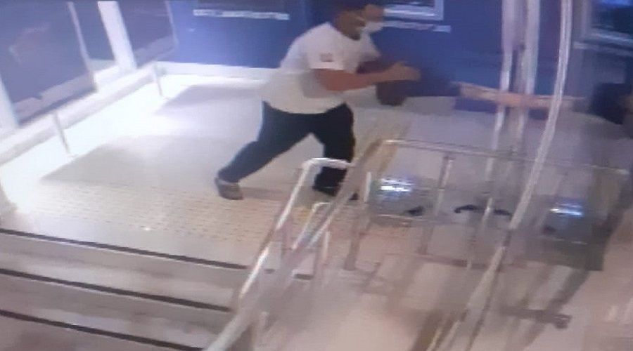 Hırsız soymak için girdiği bankada şok olduğu
