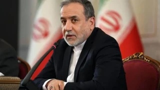 İran Dışişleri Bakanı Abbas Erakçi, ABD'ye sundukları 7 maddelik planın Trump tarafından reddedildiğini duyduklarını ancak henüz resmî bir yanıt almadıklarını söyledi ve "Masada çok makul bir plan var. Eğer sebepsiz yere reddederlerse, bu onların hatası olur" dedi