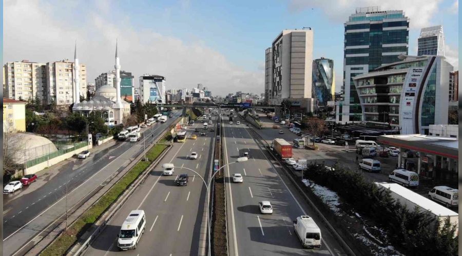 stanbul'da kar alarm sebebiyle trafik yzde 11'e dt