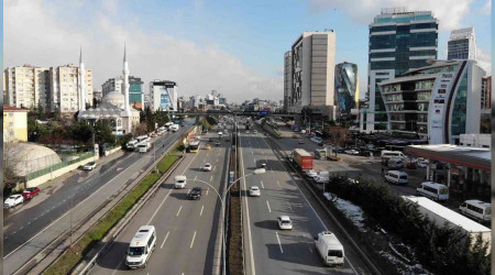 stanbul'da kar alarm sebebiyle trafik yzde 11'e dt