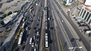 stanbul'da zel halk otobs grevi duraklarda younlua neden oldu