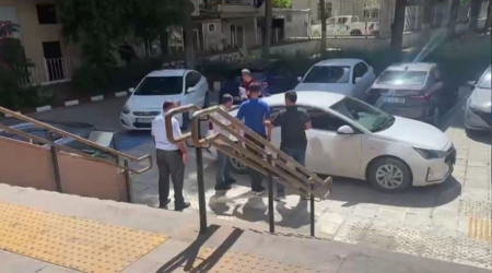 İzmir'de Atatürk Anıtı'na saldıran şüpheli tutuklandı