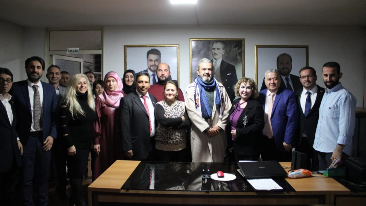 �zmir'de BTP'ye ilgi ��� gibi b�y�yor