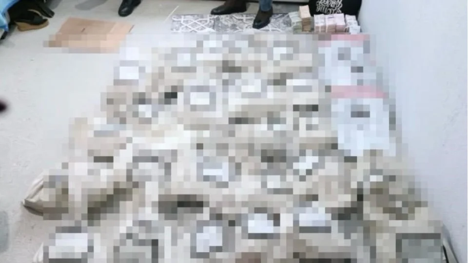 İzmir'de para nakil aracını soydular...