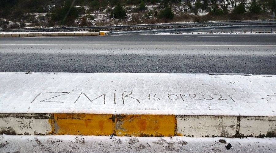 İzmir'e yılın ilk karı düştü