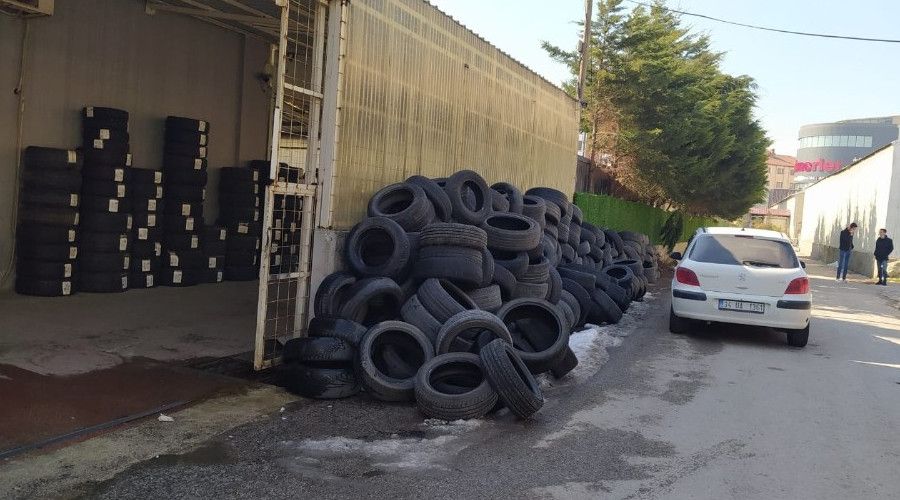 �zmit Belediyesi at�k lastikleri geri d�n��t�r�yor