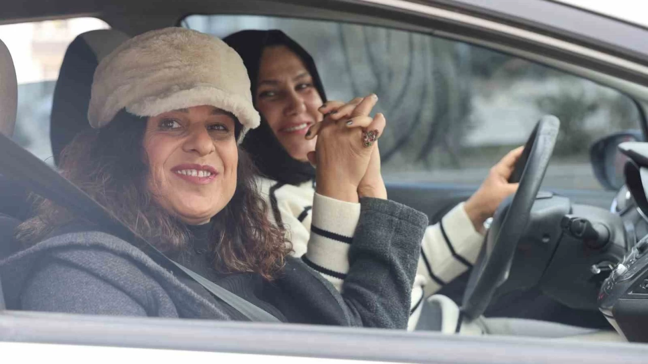 Kadın sürücüler trafik korkularına kadın eğitmenle son veriyor