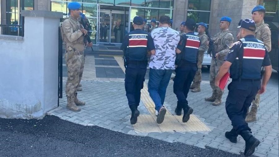 Kamyon facias�nda 2 tutuklama