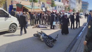 Karabk'te motosiklet yayaya arpt: 2 yaral