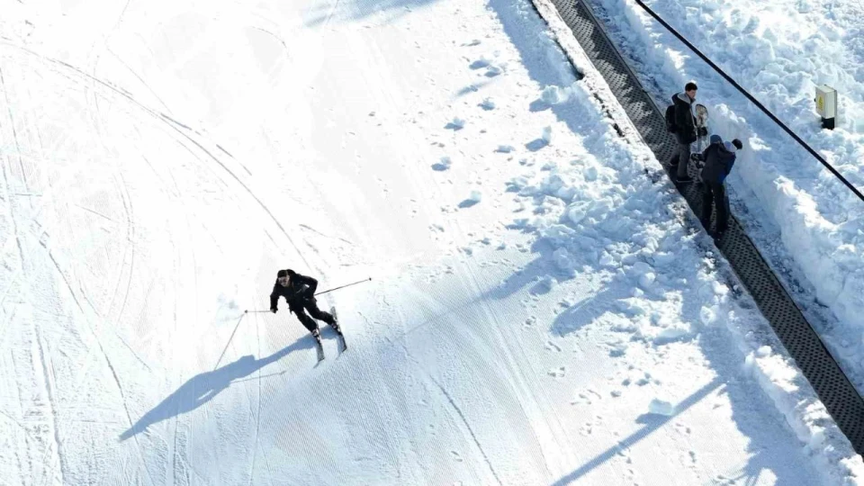 Kartalkaya'da kayak sezonu a��ld�