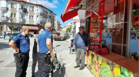 Kaybolan çocuğa esnaf sahip çıktı