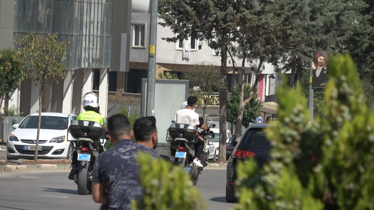 Kilis'te sınava geç kalan öğrencinin imdadına polis yetişti