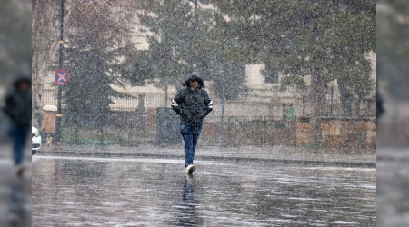 Kışta hasret bırakan kar, Mart ayında Sivaslılara sürpriz yaptı