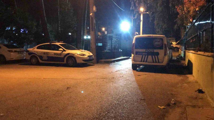 Kocaeli'de kalabal�k iki grup aras�nda kavga