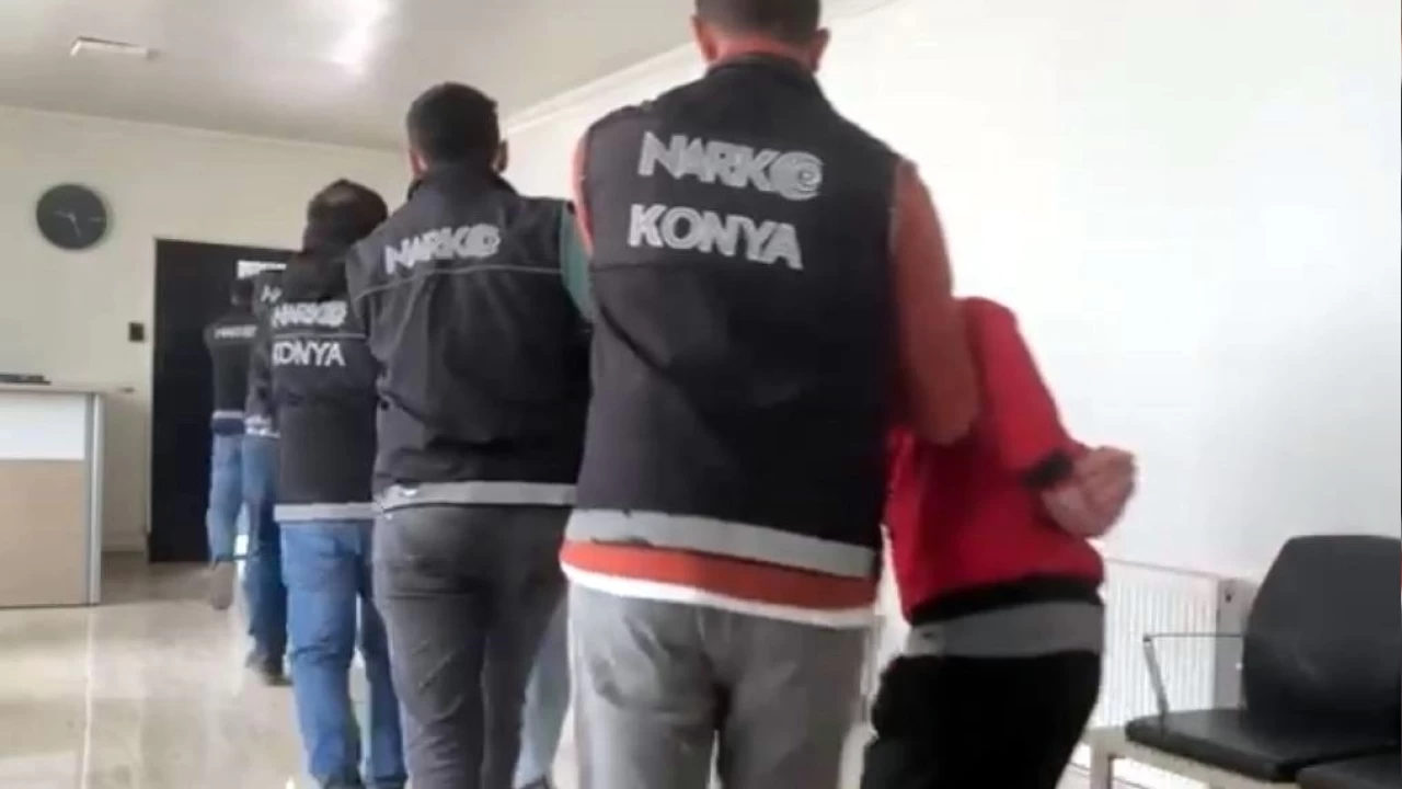 Konya'da polis ekipleri 192 aranan �ahs� yakalad�