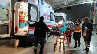 Kozan'da otomobil motosiklete çarptı: 2 ağır yaralı