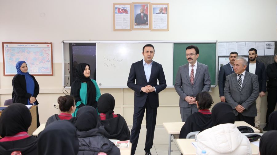 K���k�ekmece Kaymakam� okul ziyaretlerine devam ediyor