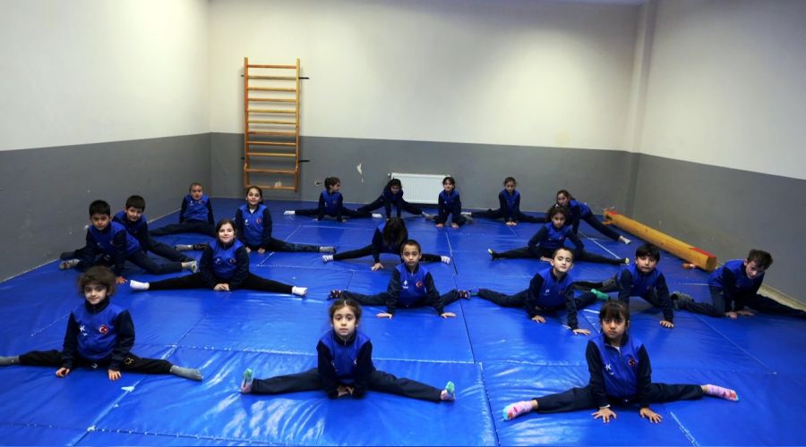 Küçükçekmece'de 7'den 70'e ücretsiz spor imkanı
