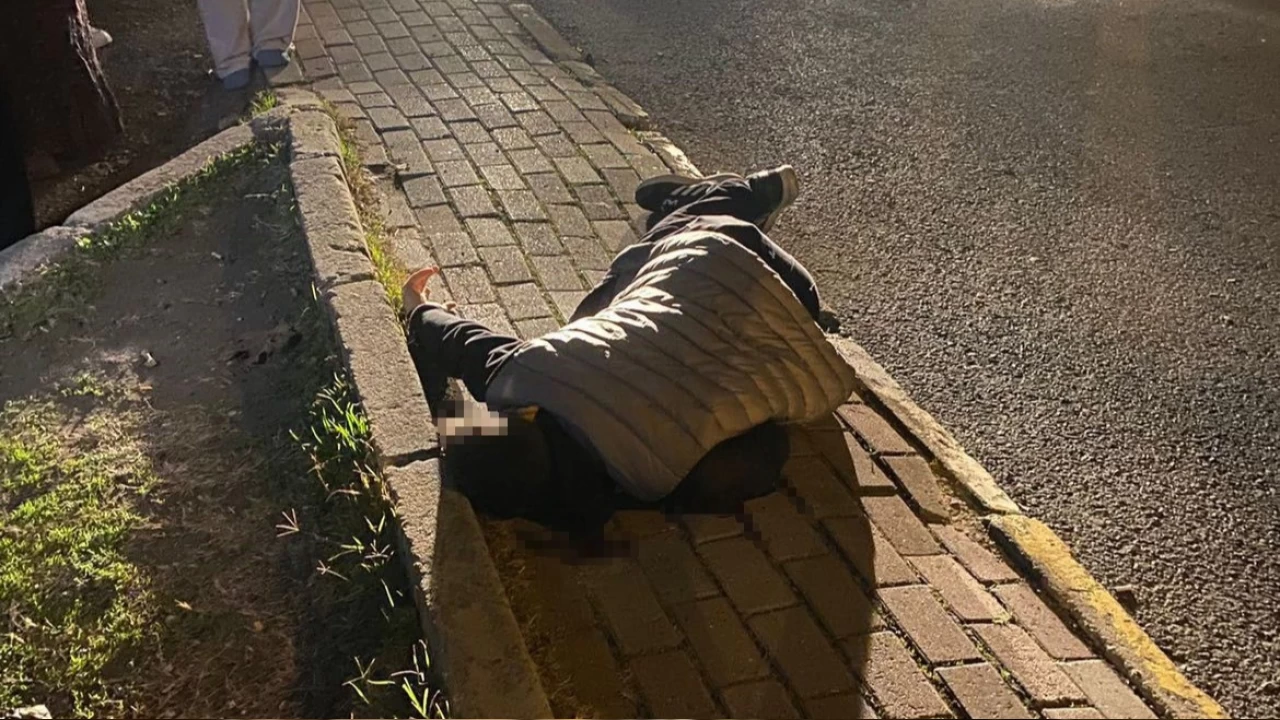 K���k�ekmece'de silahl� kavga: 14 ya��ndaki �ocuk �ld�, 17 ya��ndaki �ocuk yaraland�