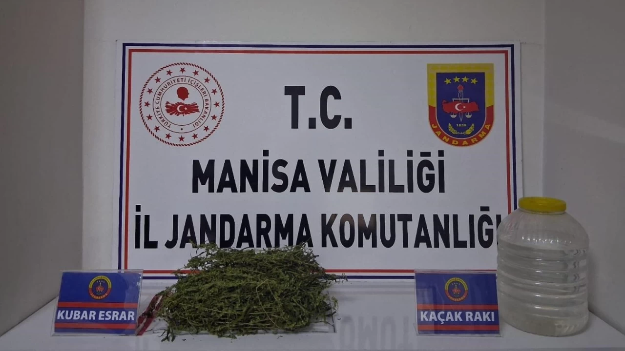 Manisa'da 320 gram esrar ve 10 litre kaçak alkol ele geçirildi