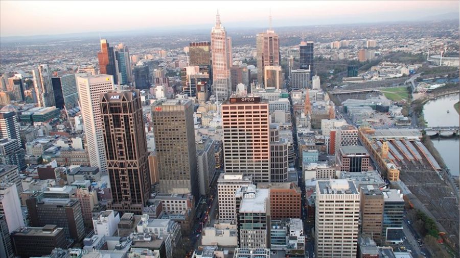 Melbourne, Sydney'i geçti
