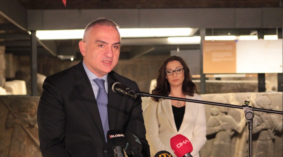 M�ze Kart��n fiyat� d���yor