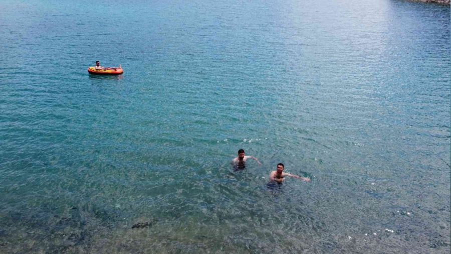 Nemrut Krater Gölü, Ege sahillerini aratmıyor