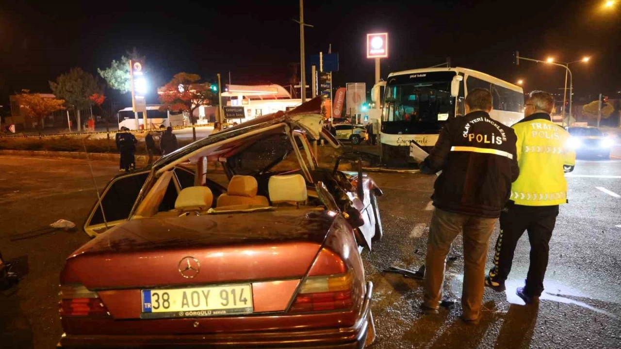 Nevehir'de turist  otobs ile otomobil arpt: 2 l, 3 yaral