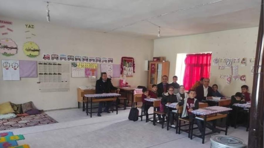 ��rencileri okula 'Ev ortam�yla' ba�l�yorlar