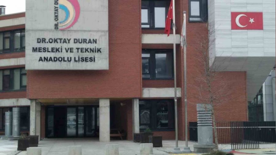 Okulun elektriğini kestiler
