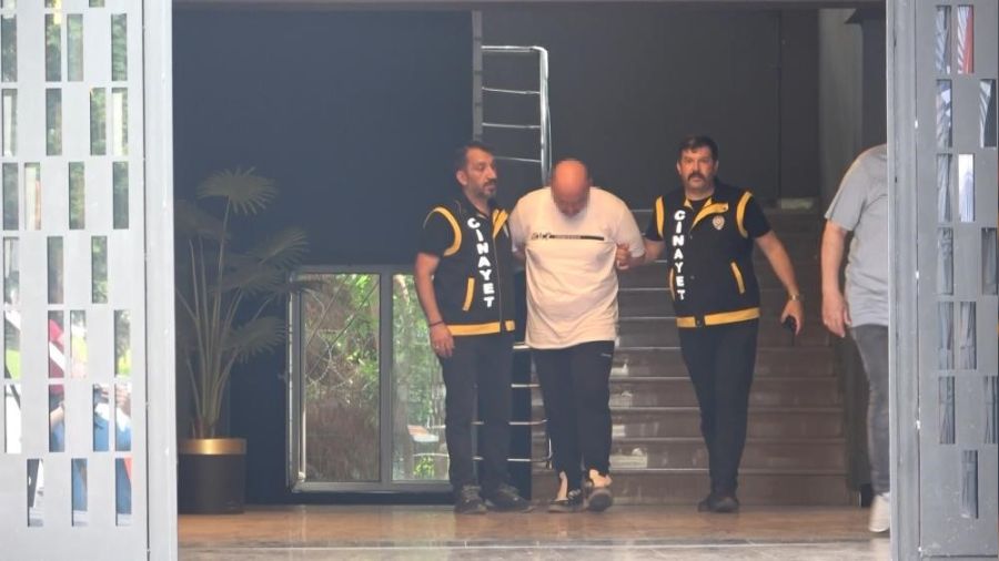 Öldürülmekten korktuğu için patronunu öldürmüş