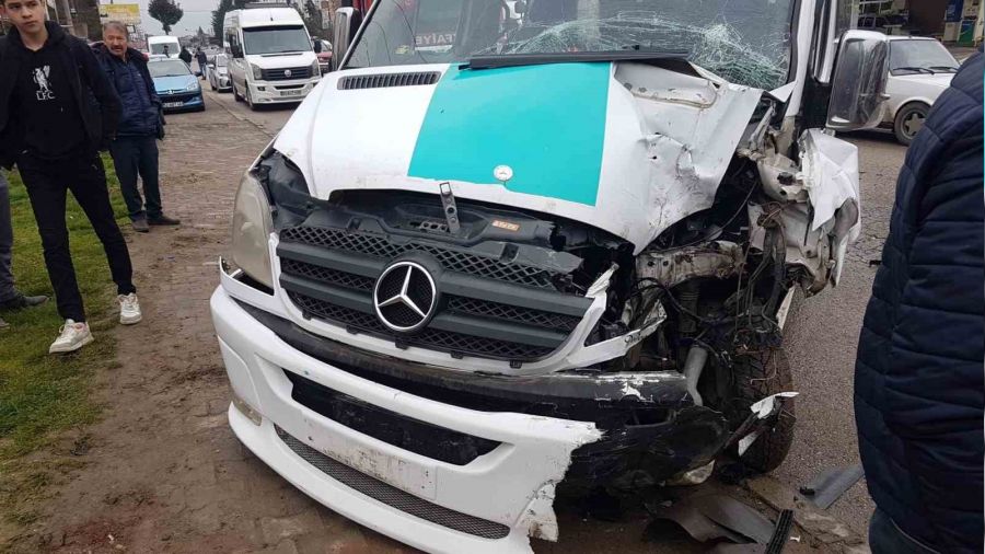 Ordu'da ��retmen servisi kaza yapt�