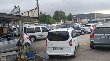 Oto galericiler sitesinde kavga