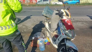 Otomobil ile elektrikli bisiklet �arp��t�: 1 �l�